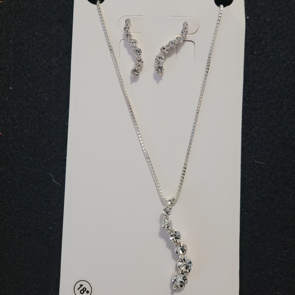Necklace and earrings set
